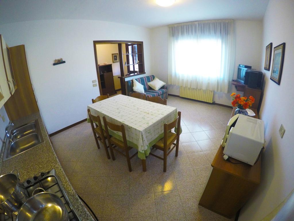 Caorle Economy Apartments Rum bild
