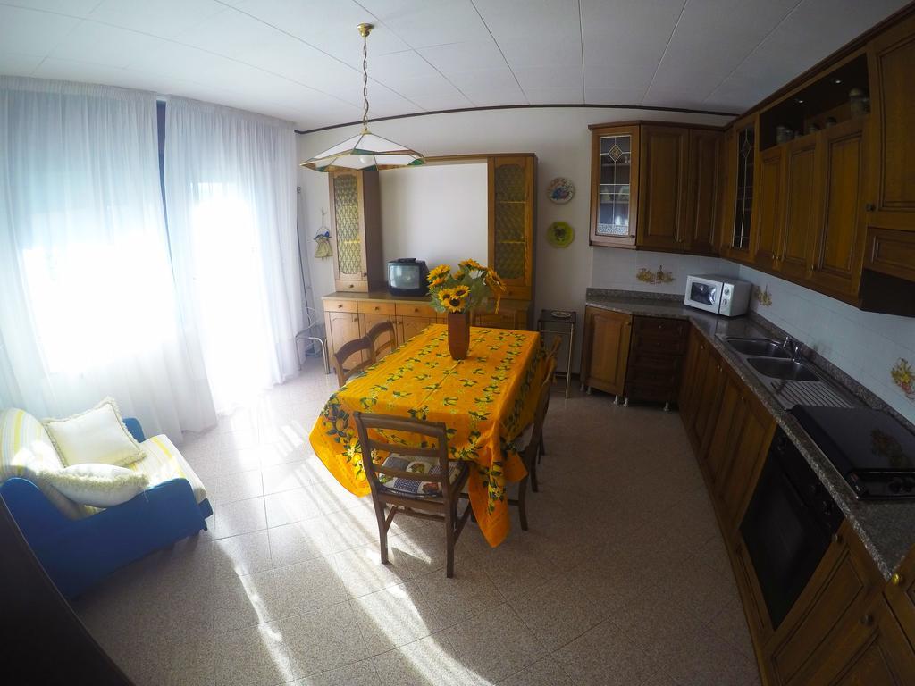 Caorle Economy Apartments Rum bild