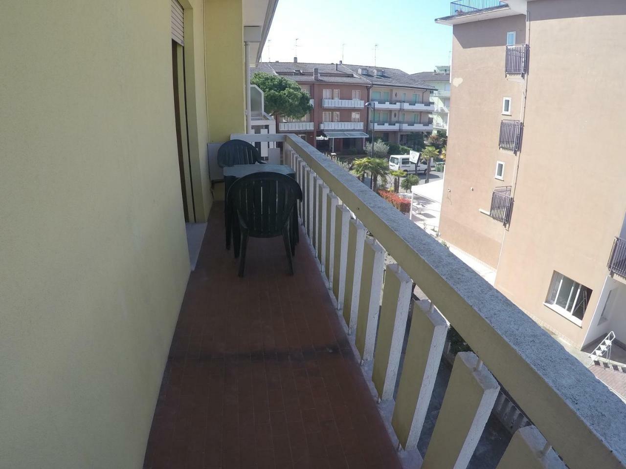 Caorle Economy Apartments Exteriör bild